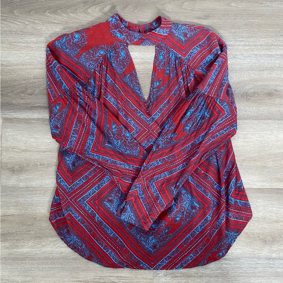 Free People Walking On A Dream Keyhole Plunge Red Blouse Shirt - Size XS - Picture 3 of 10